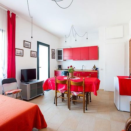 Апартаменти Red Flat Барі-Сардо Екстер'єр фото